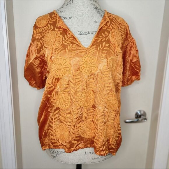 Vintage Tops - Vintage 60s silk brocade top